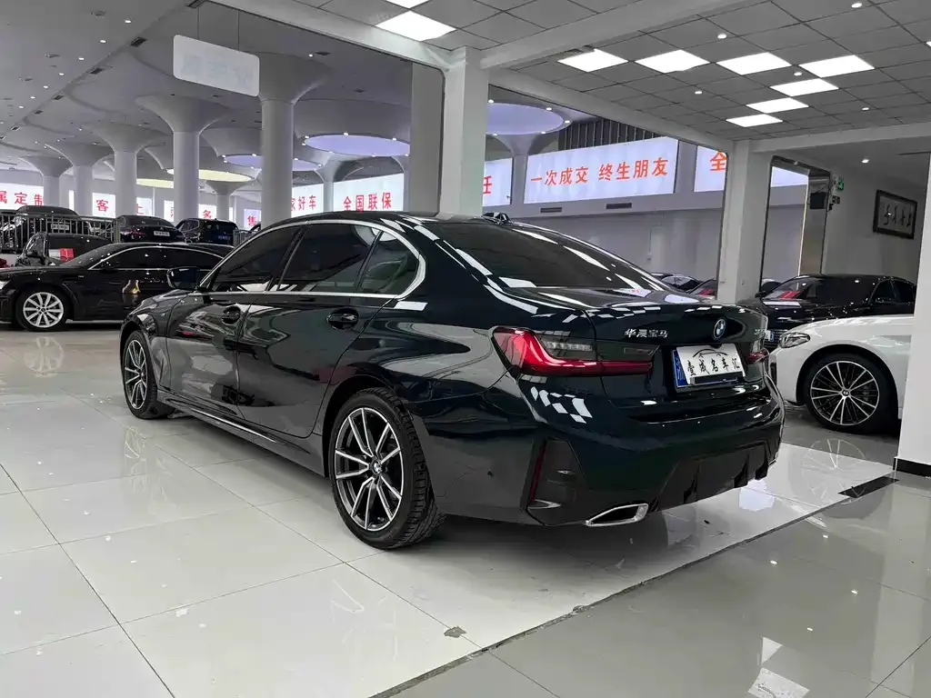 BMW 3 Series 2023 из CN, фото 2