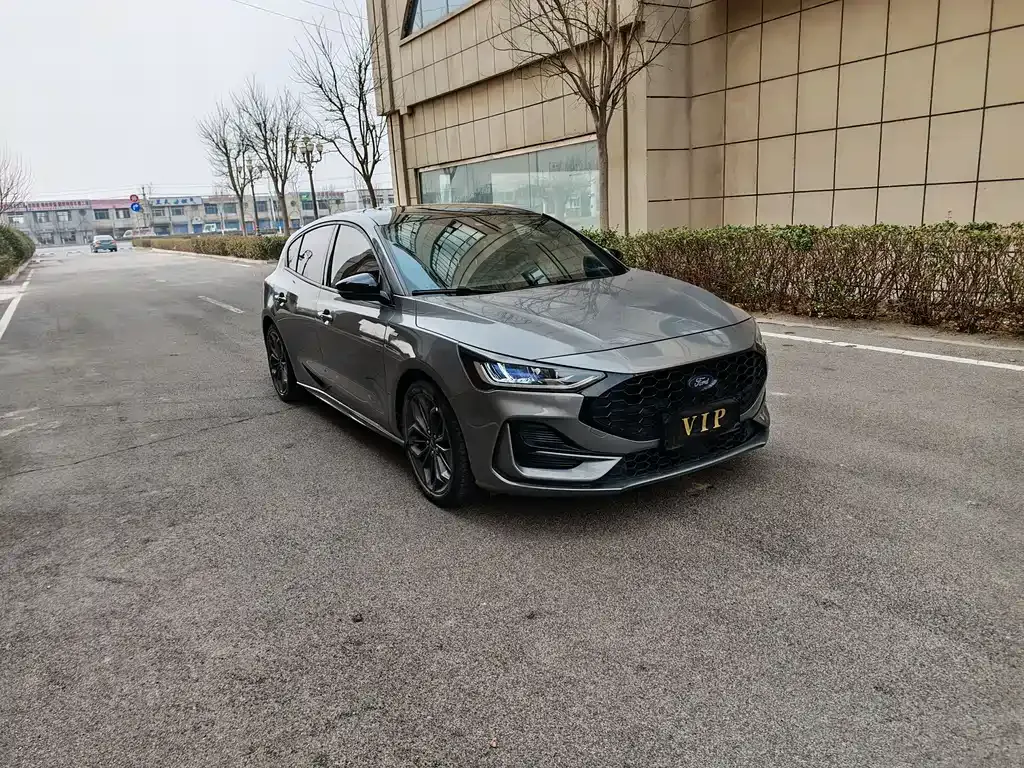 Ford Focus 2023 из CN, фото 10