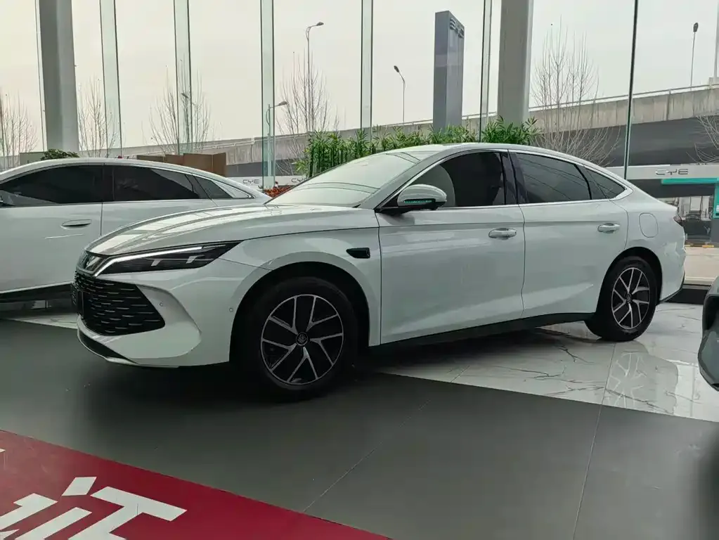 BYD Qin L — фото 8