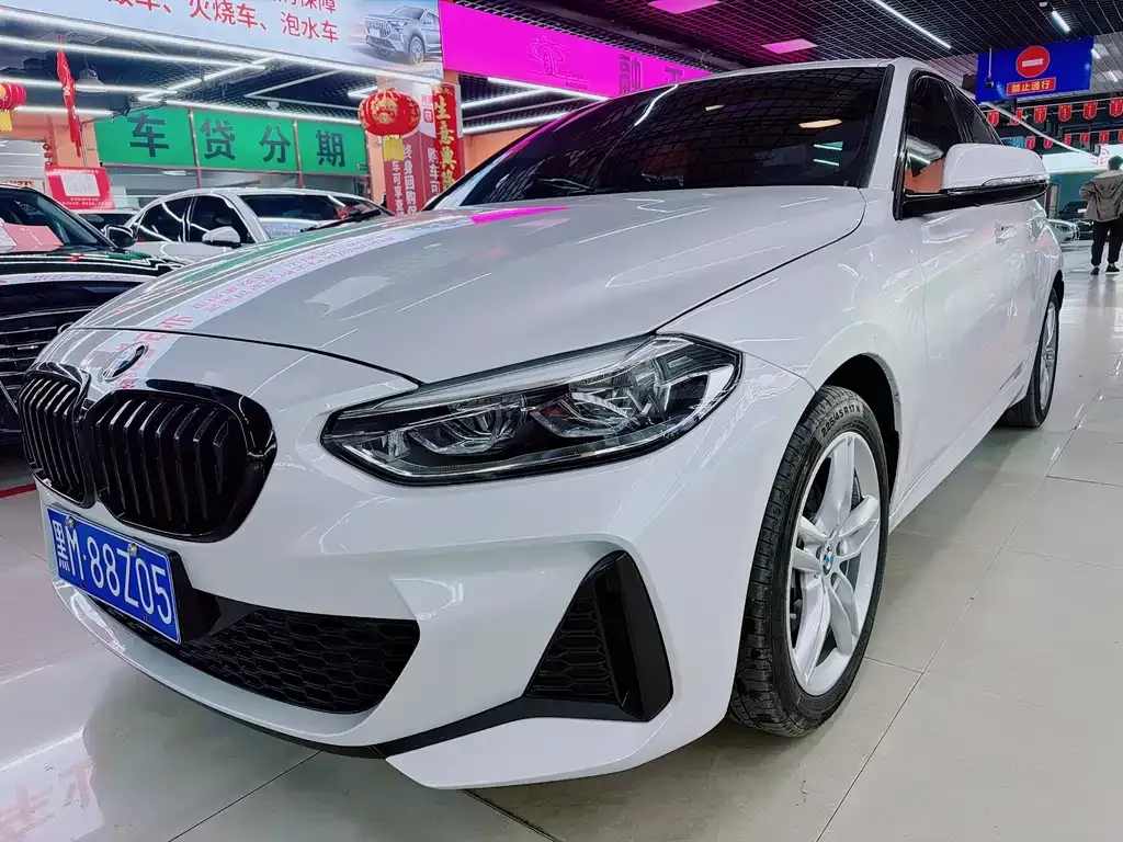 BMW 1 Series 2021 из CN, фото 1