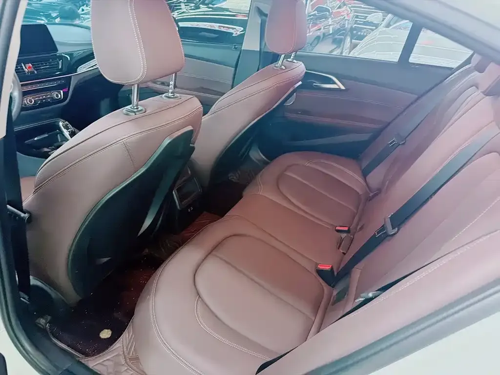 BMW 1 Series 2021 из CN, фото 3