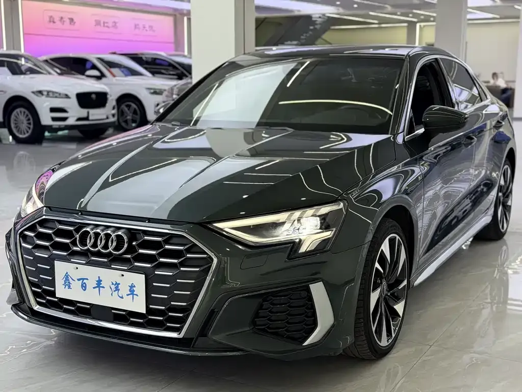 Audi A3 2023 из CN, фото 1