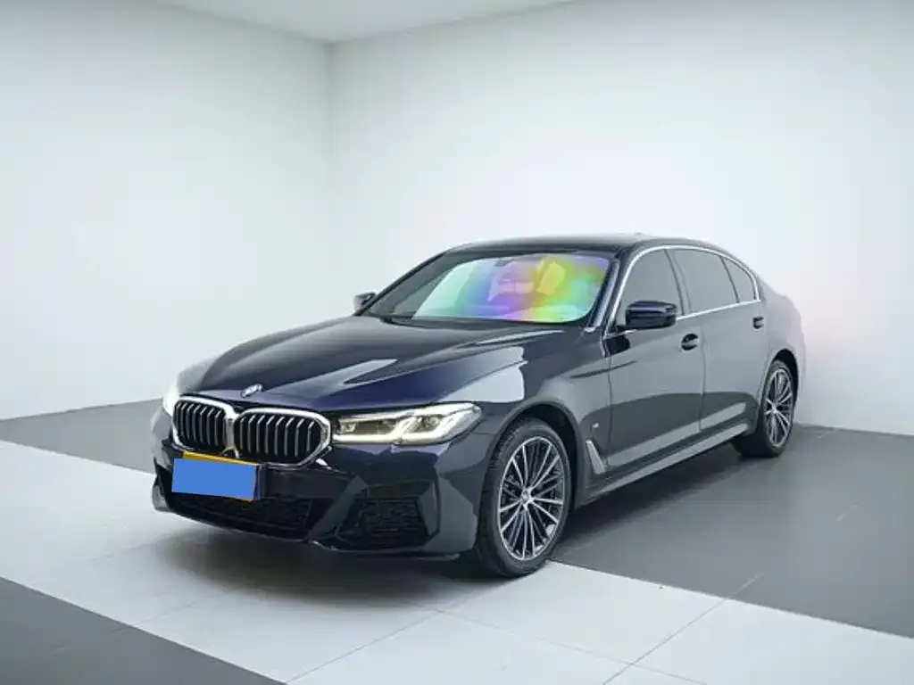 BMW 5 Series — фото 1