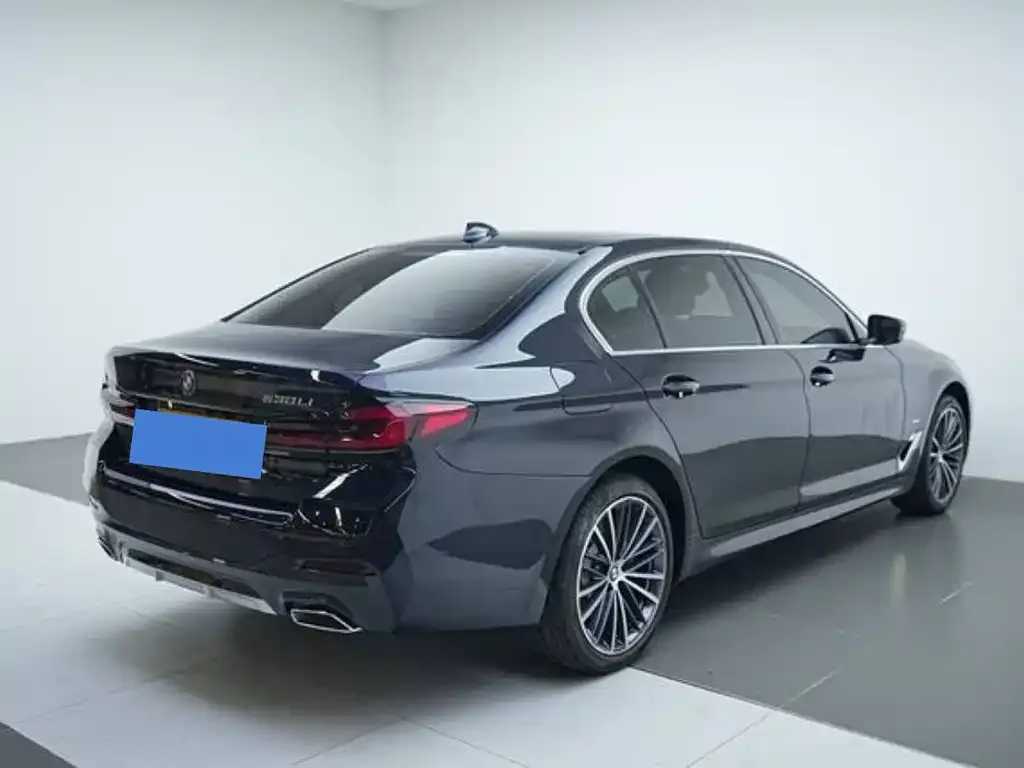BMW 5 Series — фото 10