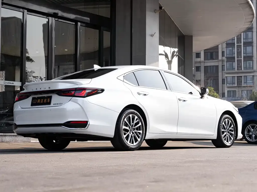 Lexus ES 2025 из CN, фото 3