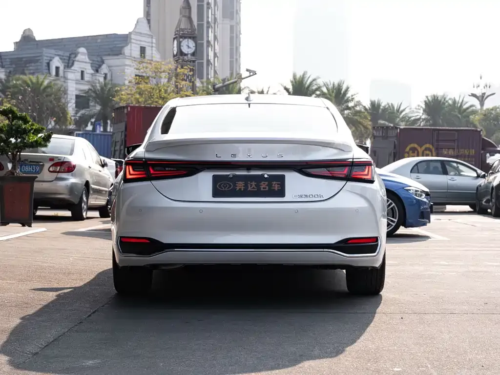 Lexus ES 2025 из CN, фото 9