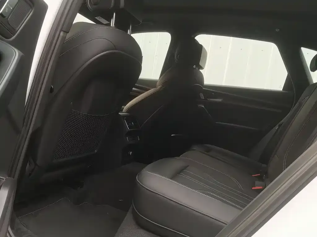 Audi Q5L 2023 из CN, фото 4