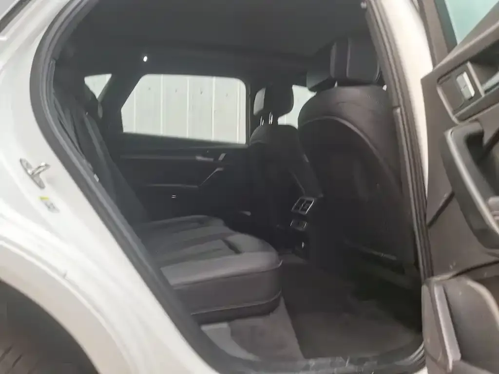 Audi Q5L 2023 из CN, фото 2