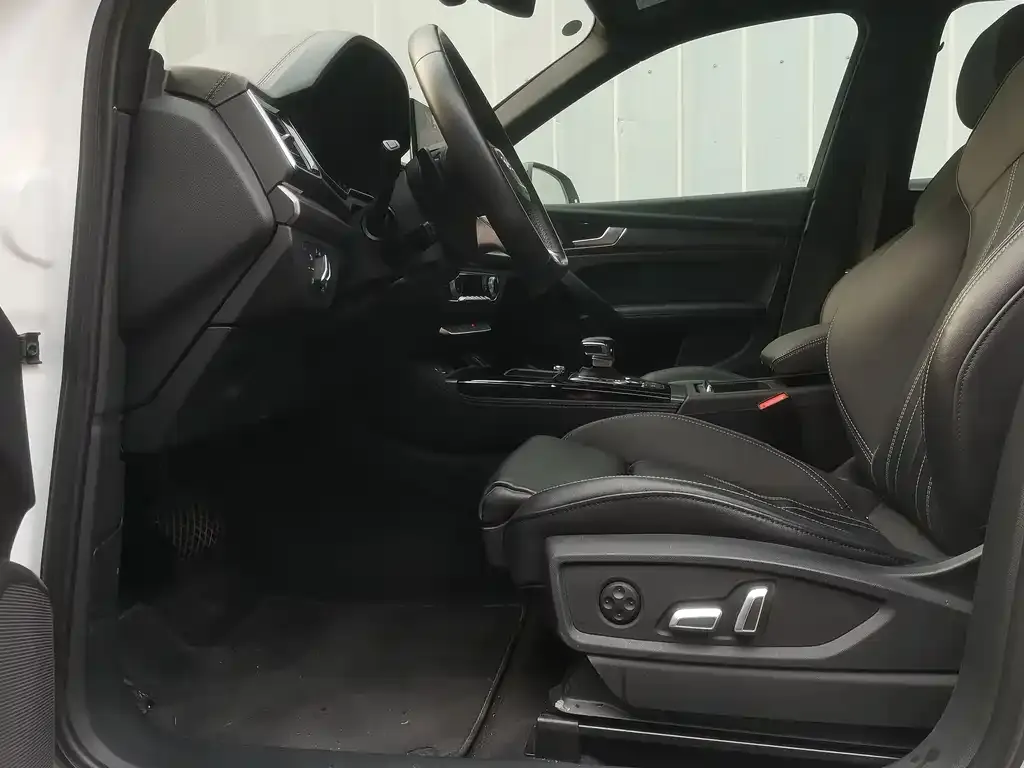 Audi Q5L 2023 из CN, фото 10