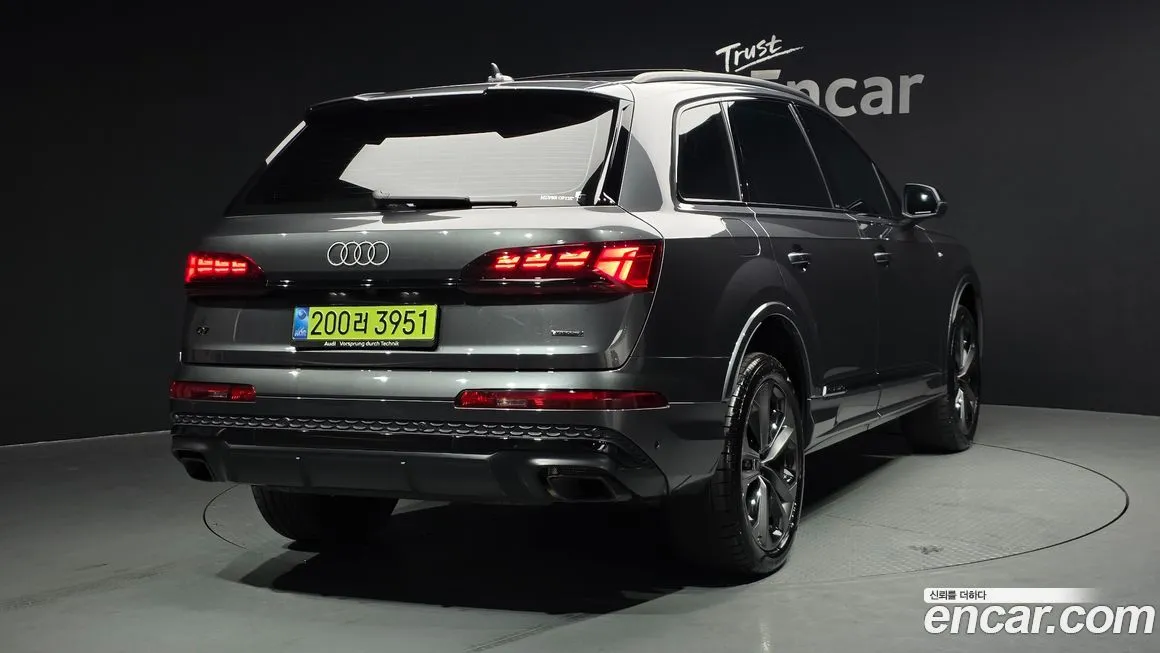 Audi Q7 2025 из KR, фото 2