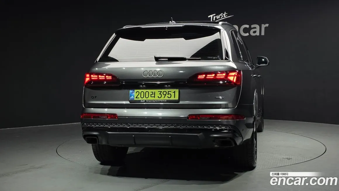 Audi Q7 2025 из KR, фото 3