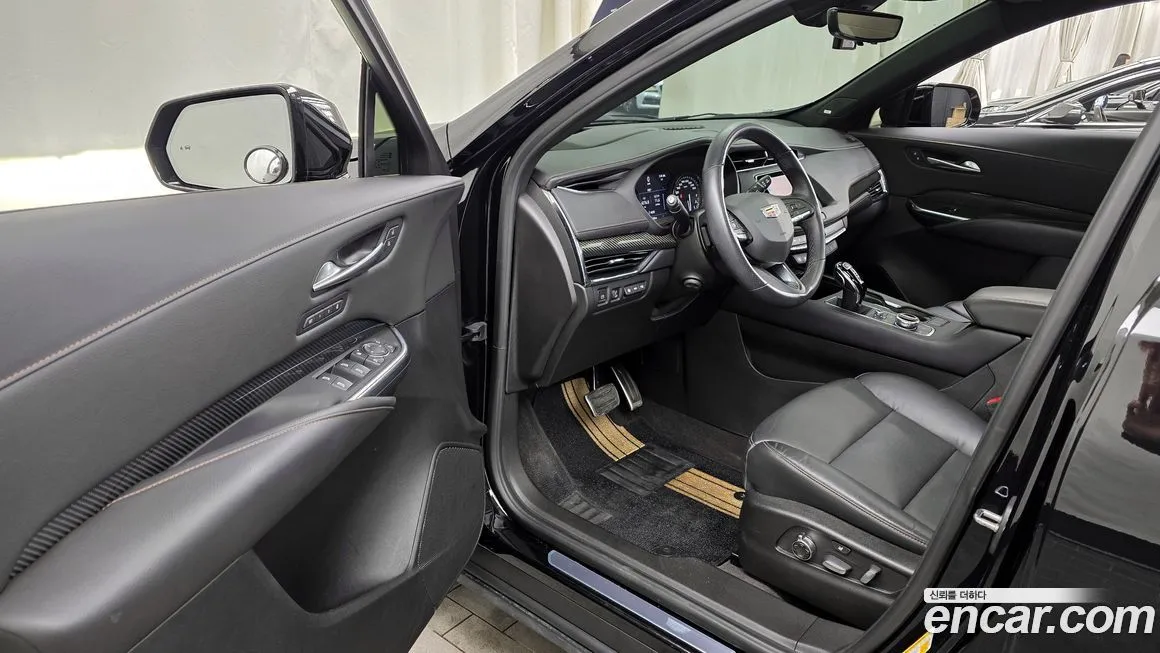 Cadillac XT4 2023 из KR, фото 9