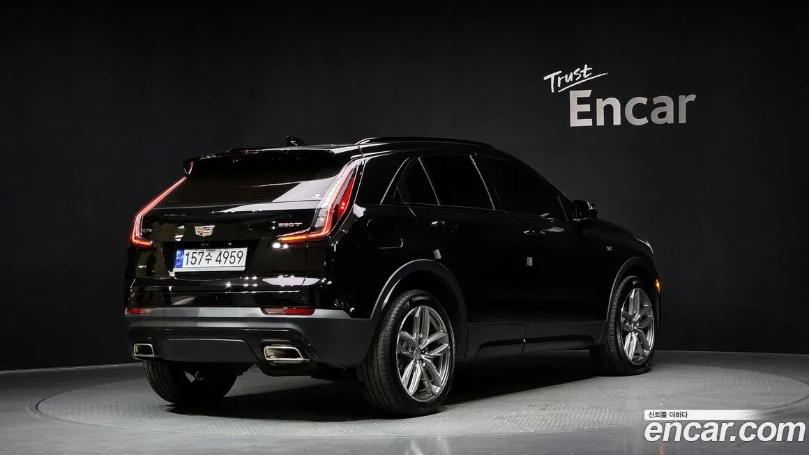 Cadillac XT4 2023 из KR, фото 2