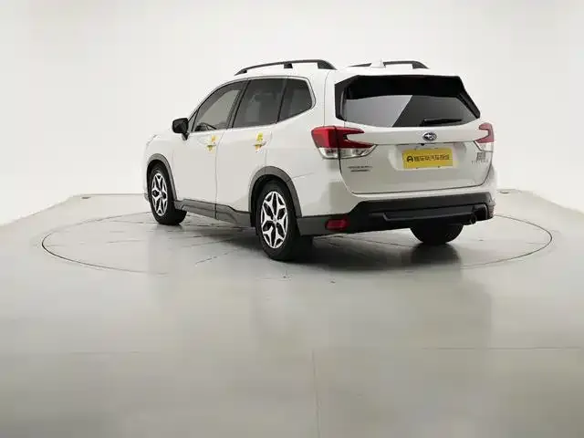 Subaru Forester — фото 4