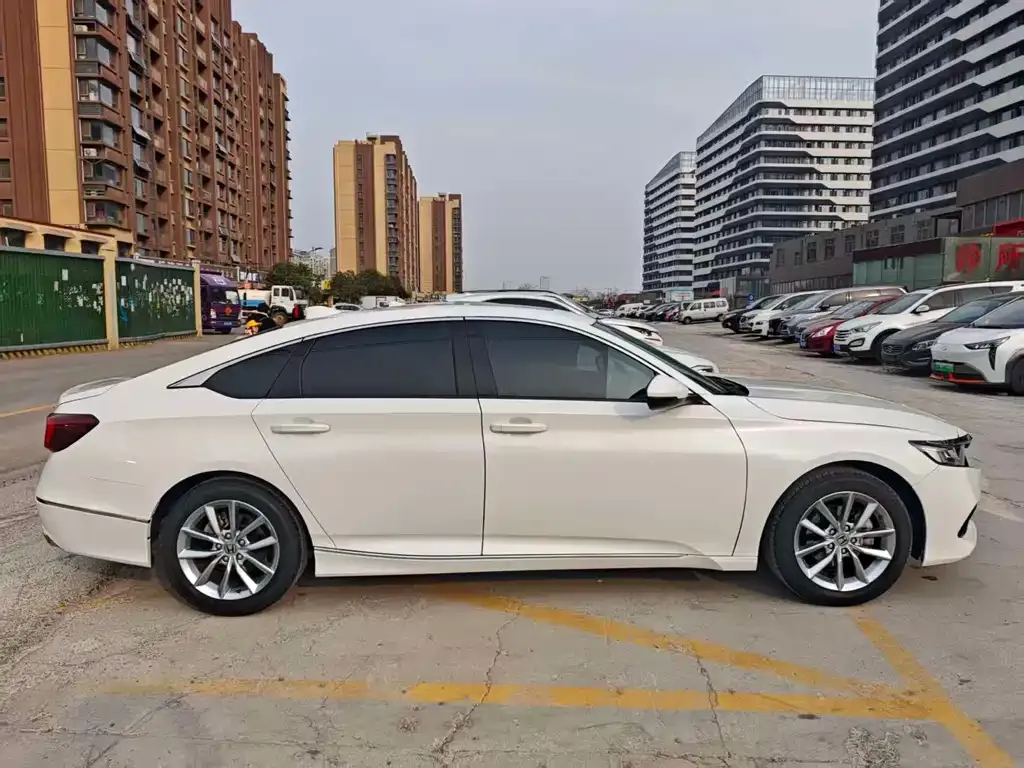 Honda Accord 2023 из CN, фото 10