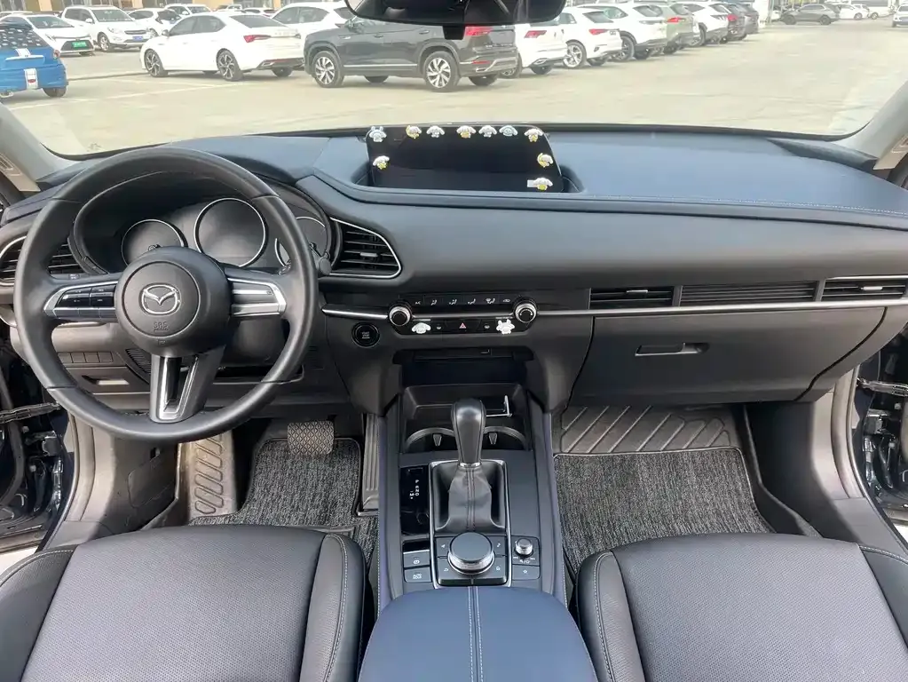 Mazda CX-30 2023 из CN, фото 2
