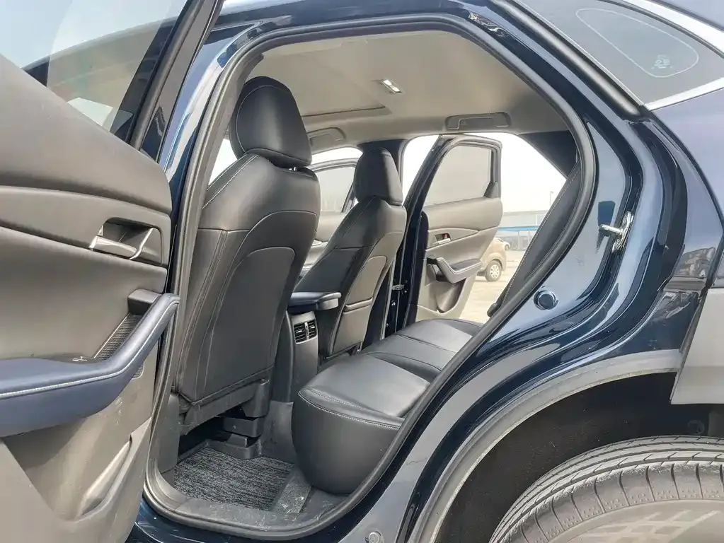 Mazda CX-30 2023 из CN, фото 7