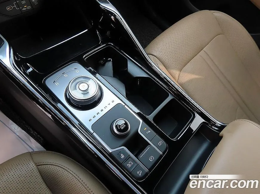 Kia Sorento — фото 8