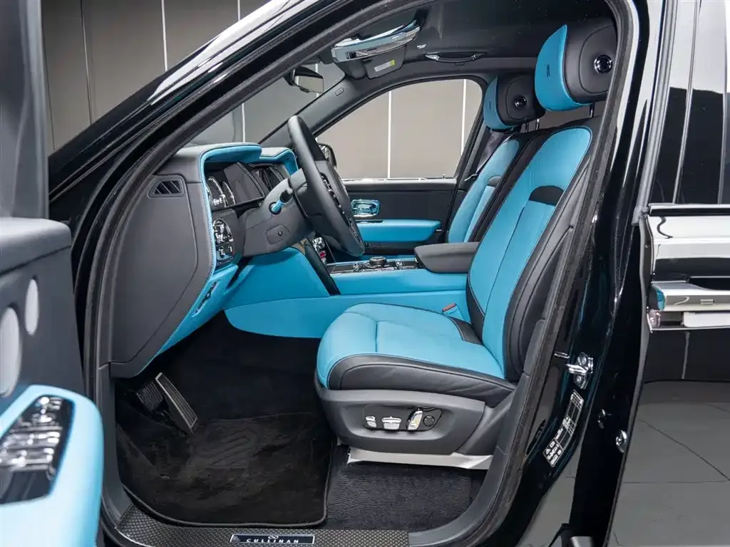 Rolls-Royce Cullinan — фото 9