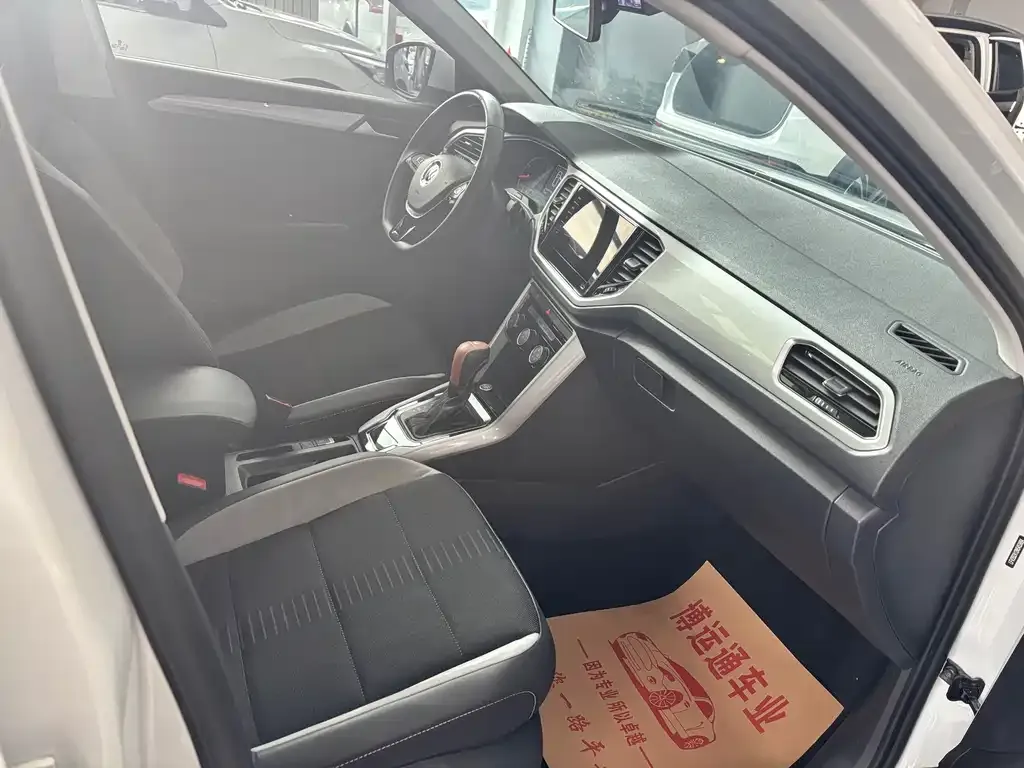Volkswagen T-Roc 2023 из CN, фото 6