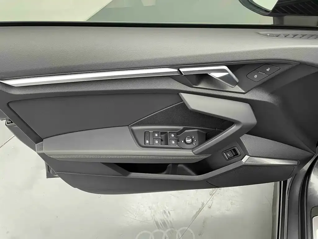 Audi A3 2023 из CN, фото 8