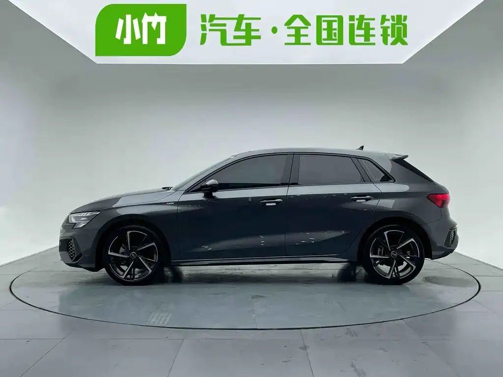 Audi A3 2023 из CN, фото 2