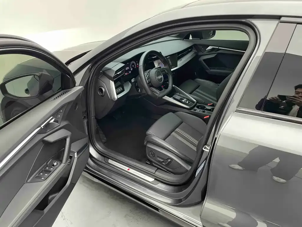 Audi A3 2023 из CN, фото 9
