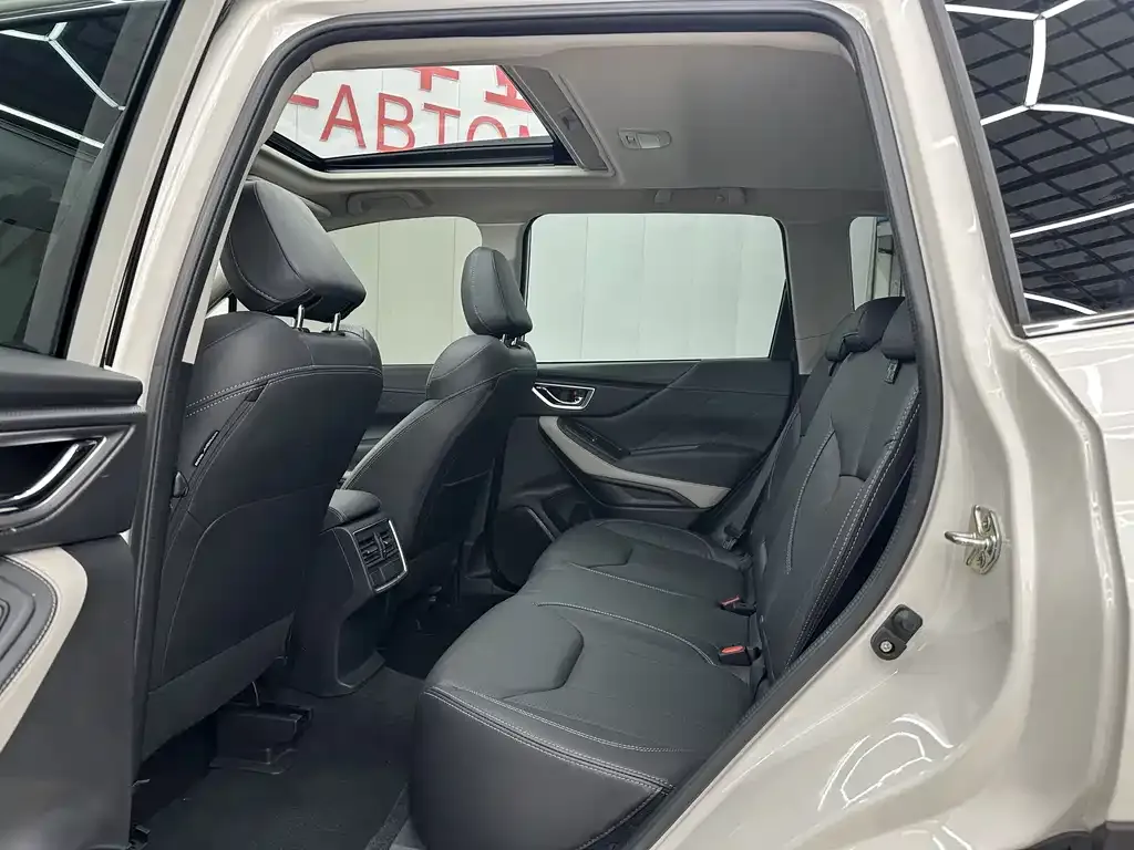 Subaru Forester 2022 из CN, фото 2