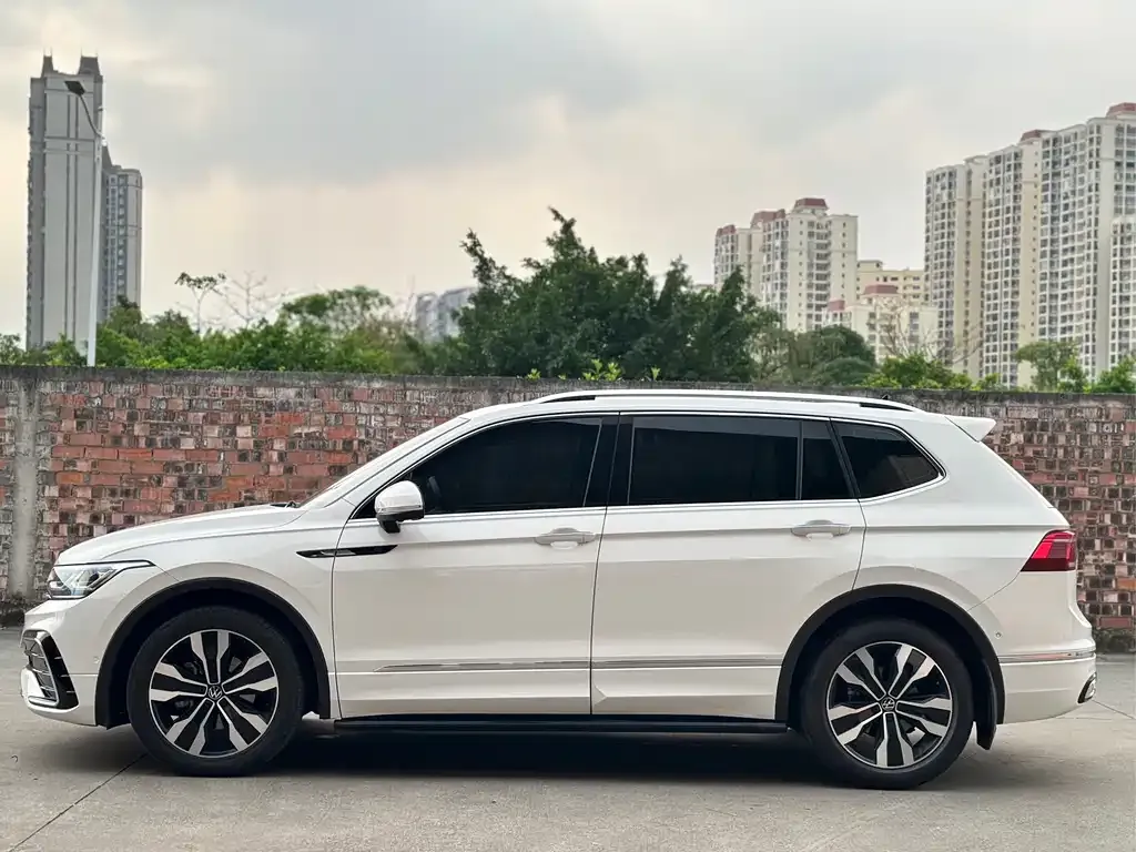Volkswagen Tiguan L 2021 из CN, фото 9