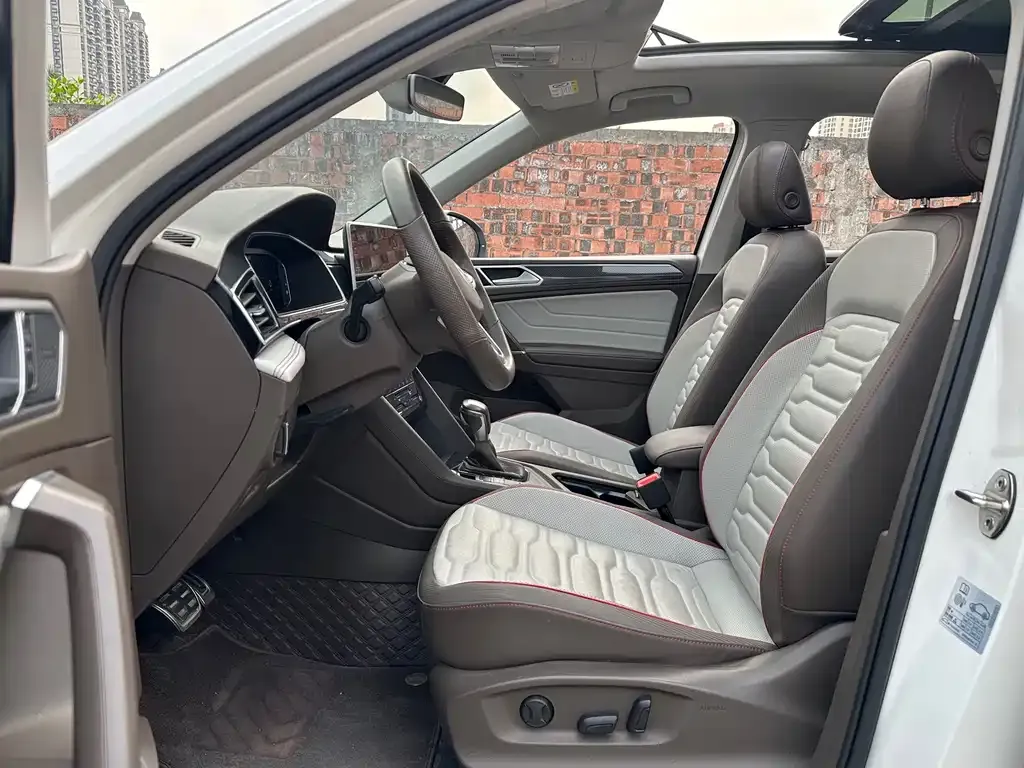 Volkswagen Tiguan L 2021 из CN, фото 4