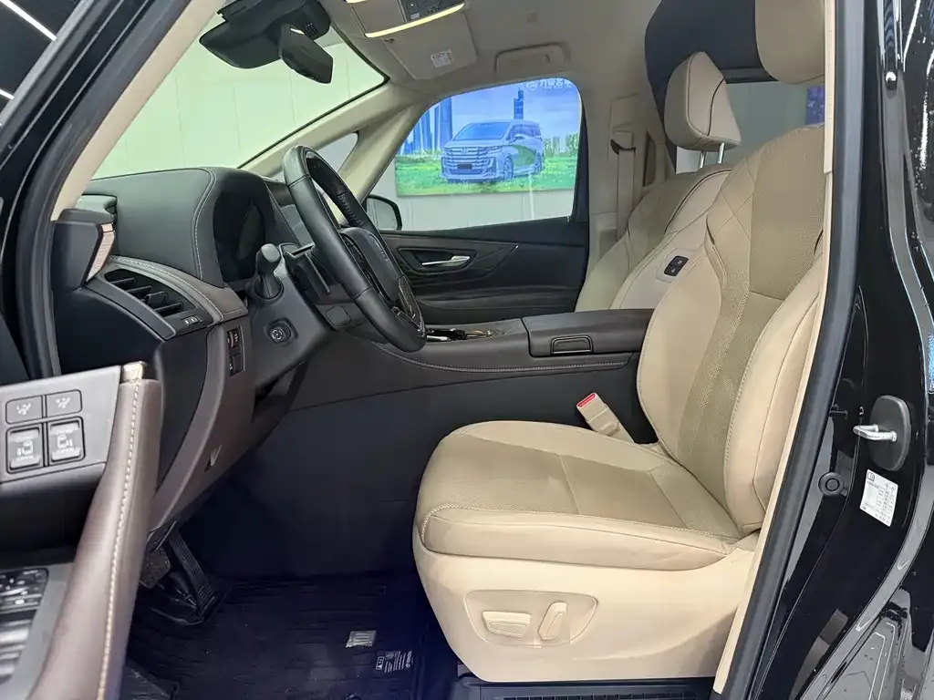 Toyota Vellfire 2024 из CN, фото 2