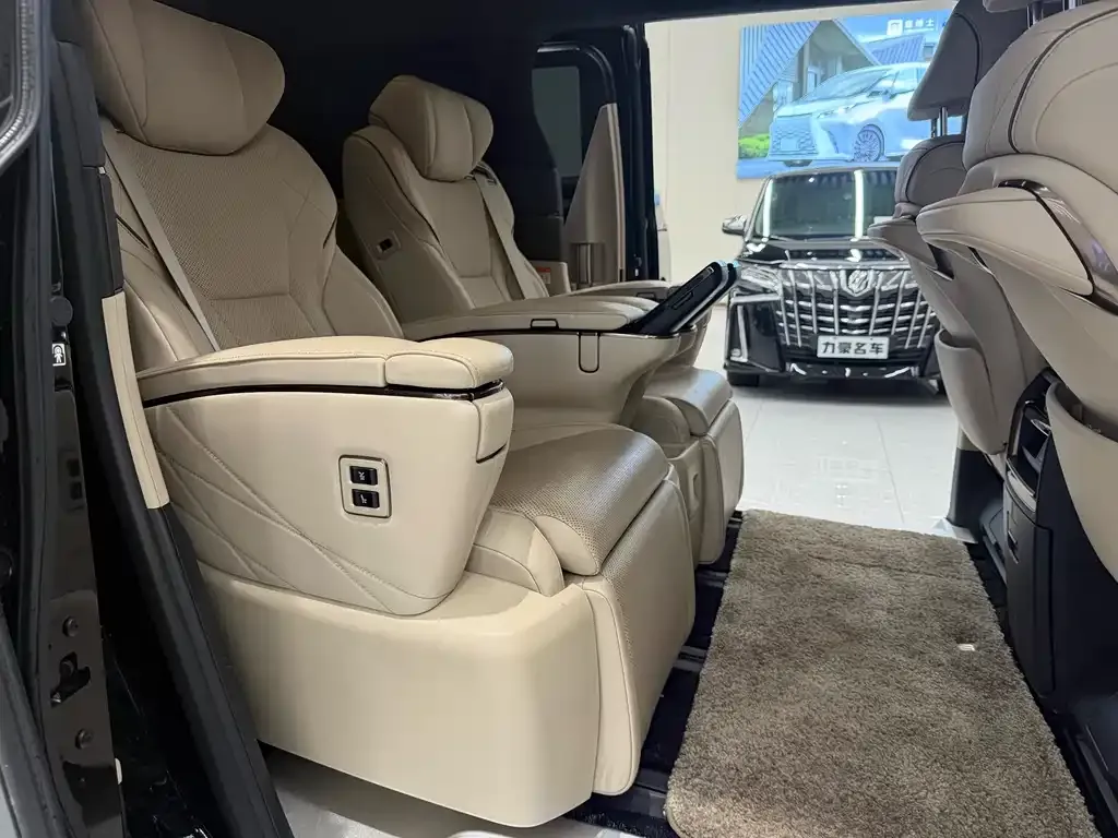 Toyota Vellfire 2024 из CN, фото 4