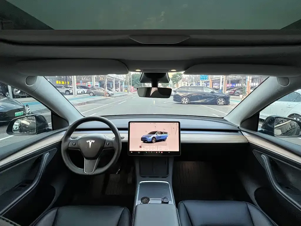 Tesla Model Y 2023 из CN, фото 2