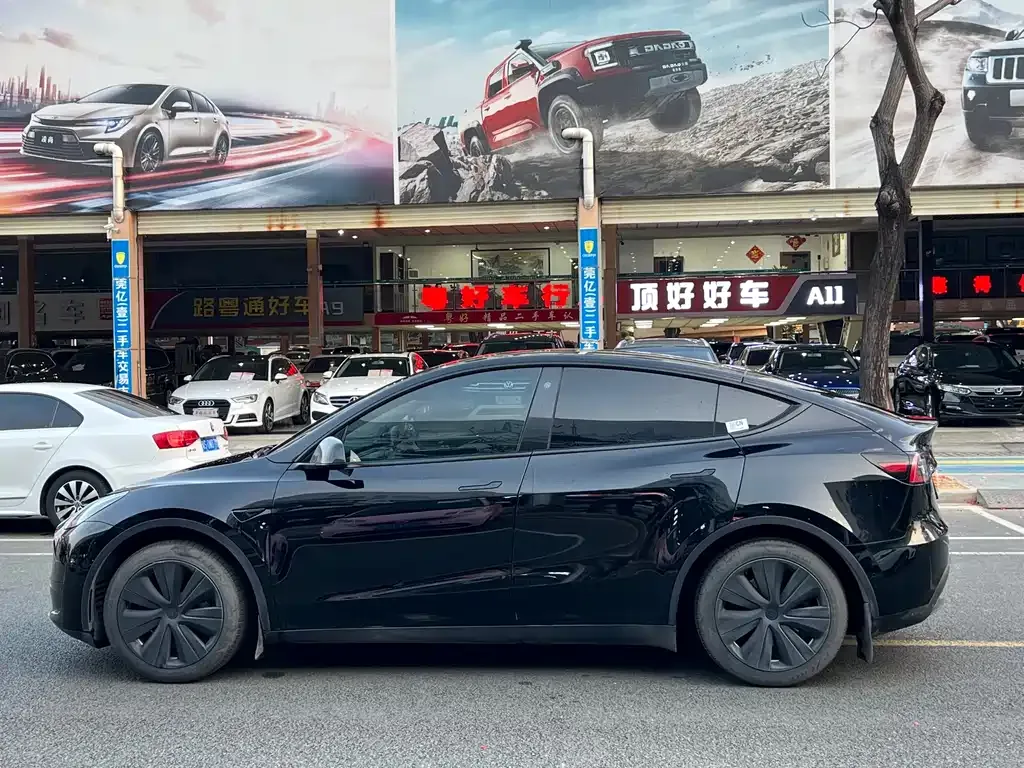 Tesla Model Y 2023 из CN, фото 7