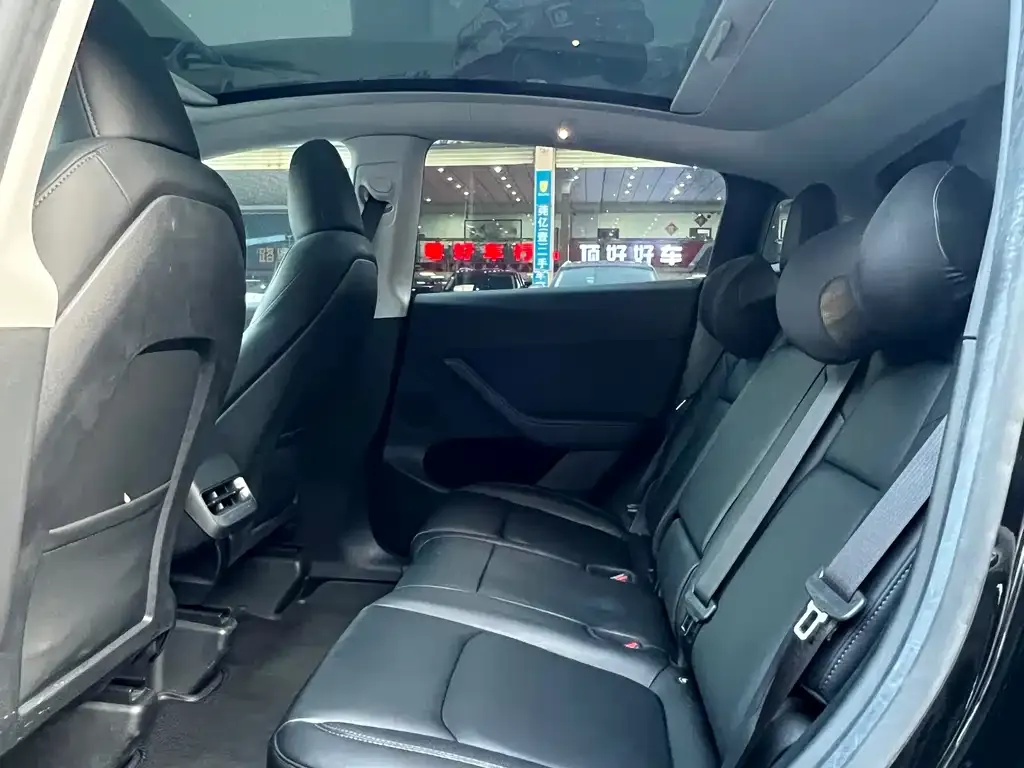 Tesla Model Y 2023 из CN, фото 4