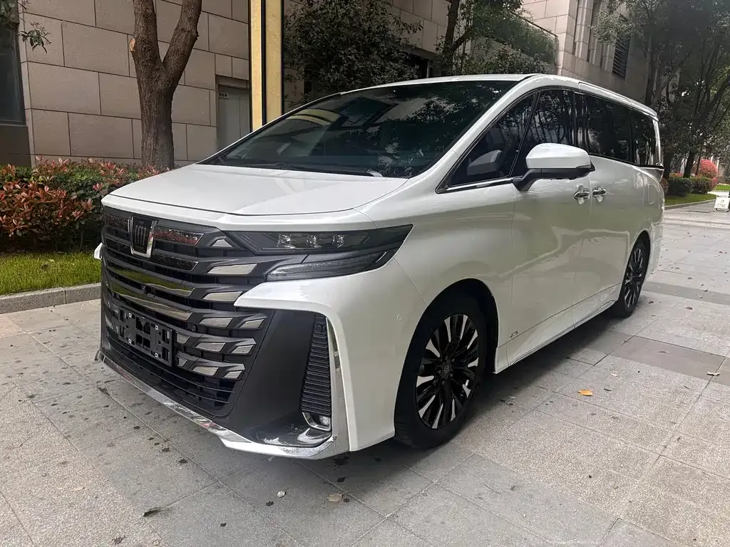 Toyota Vellfire 2023 из CN, фото 1