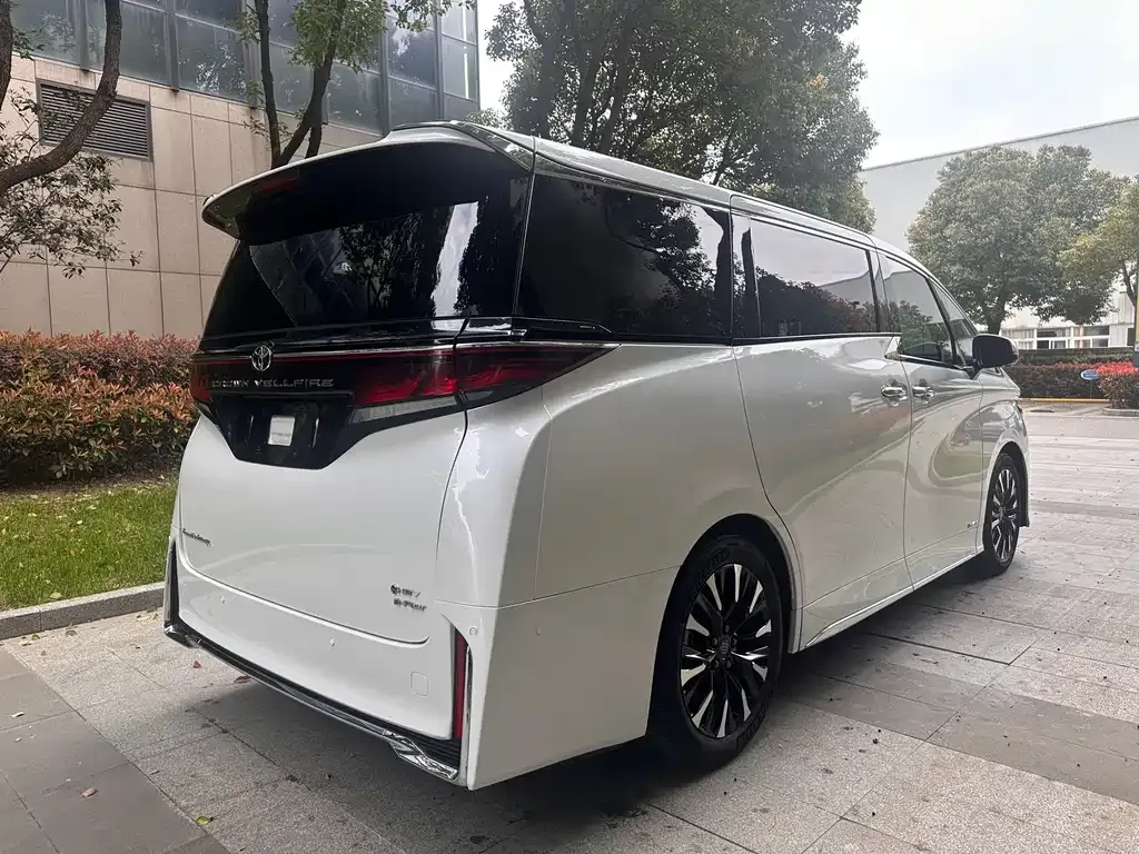 Toyota Vellfire 2023 из CN, фото 8