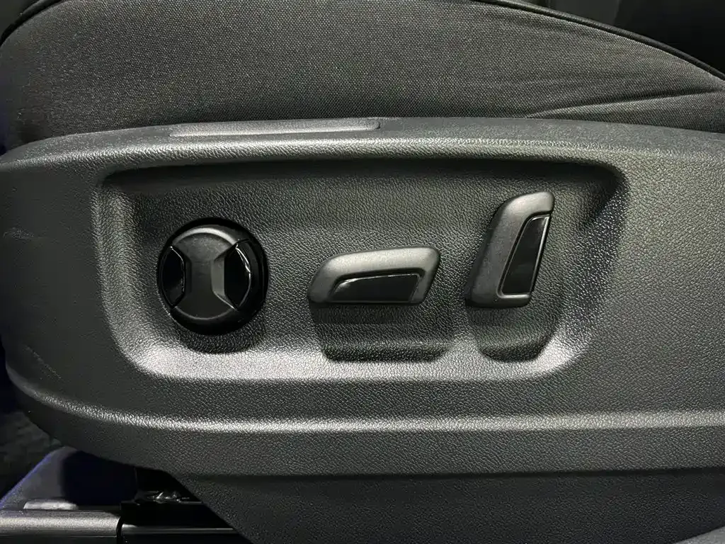 Skoda Karoq 2023 из CN, фото 10