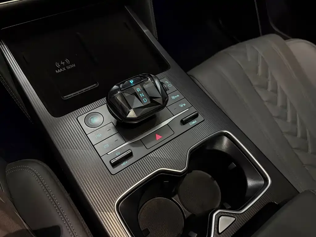 BYD L DM-i 2025 из CN, фото 2