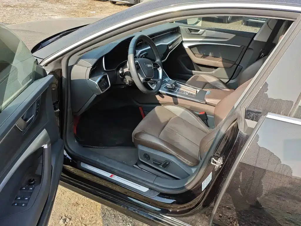 Audi A7L 2024 из CN, фото 4
