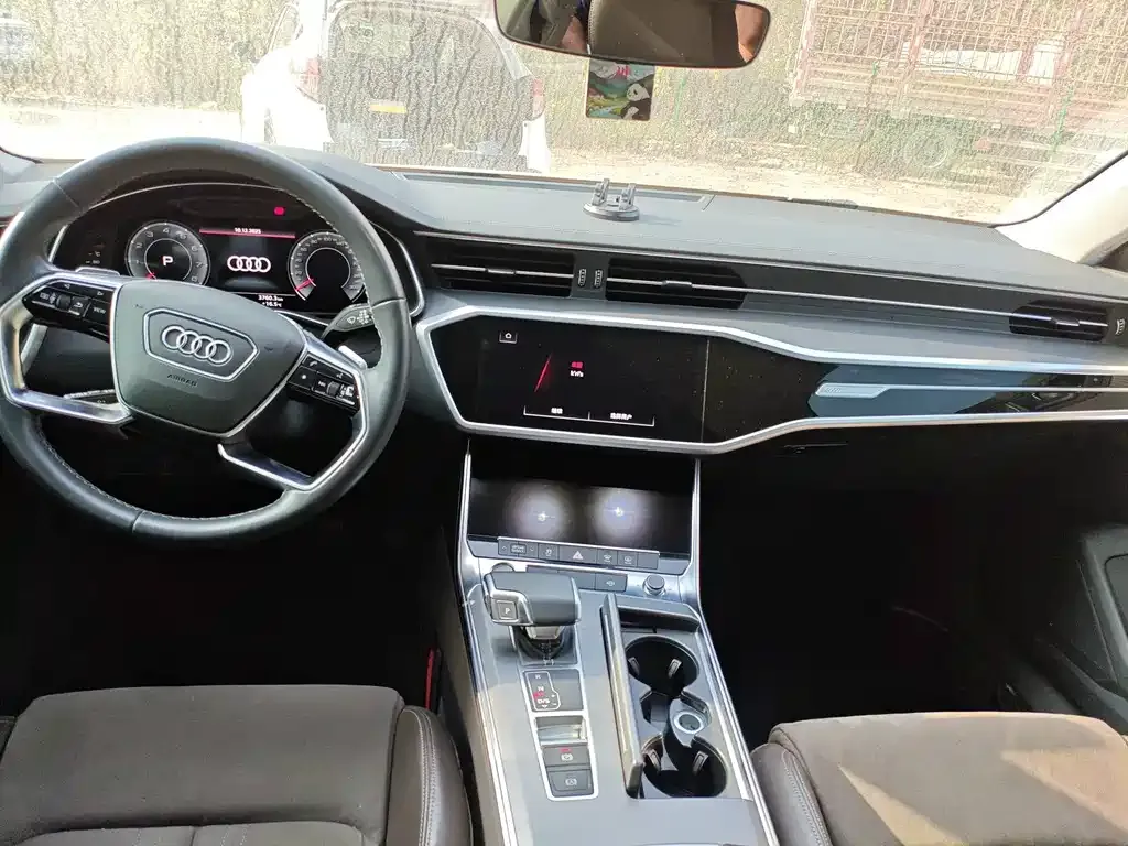Audi A7L 2024 из CN, фото 2
