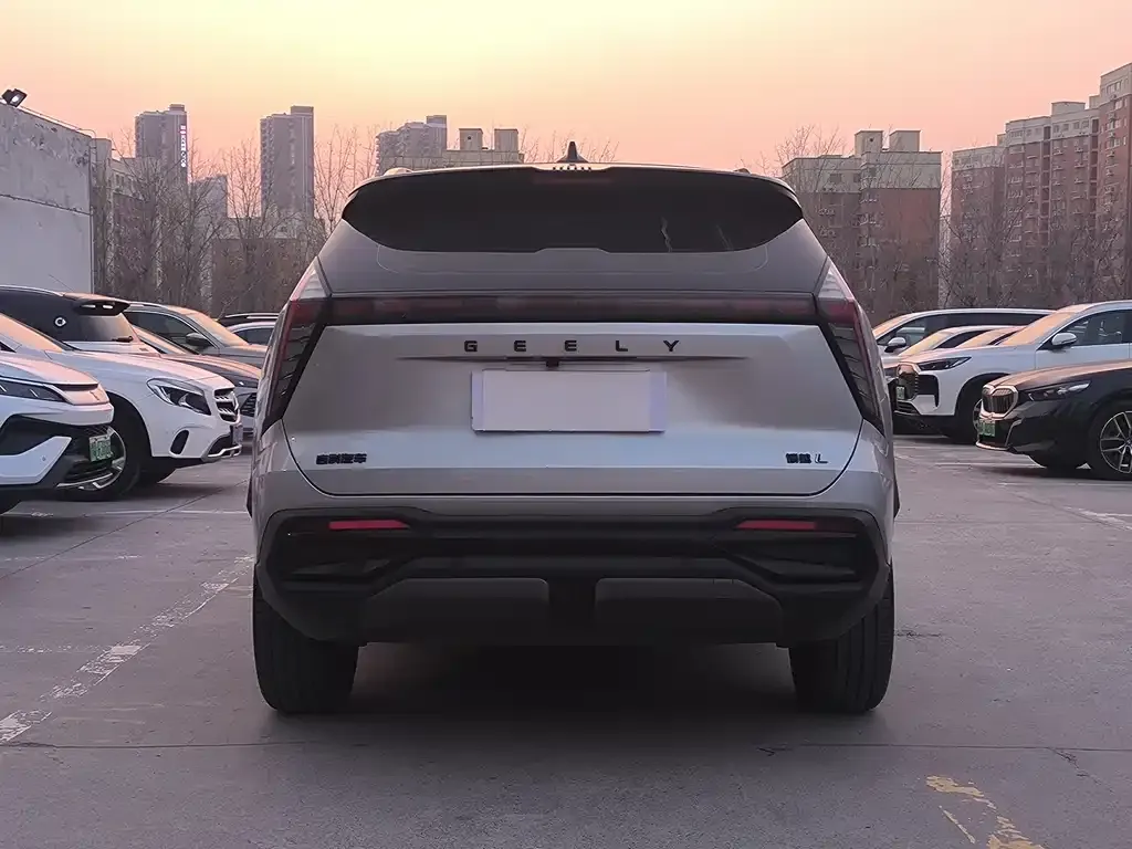 Geely Boyue L 2023 из CN, фото 4