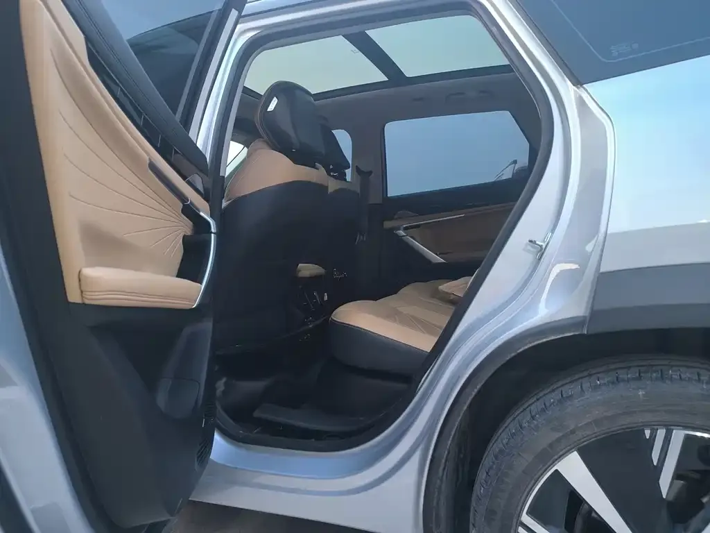Geely Boyue L 2023 из CN, фото 6