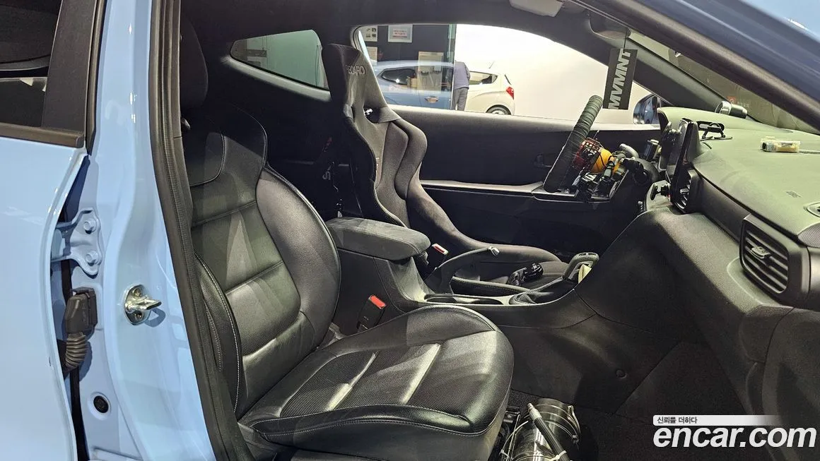 Hyundai Veloster 2021 из KR, фото 2