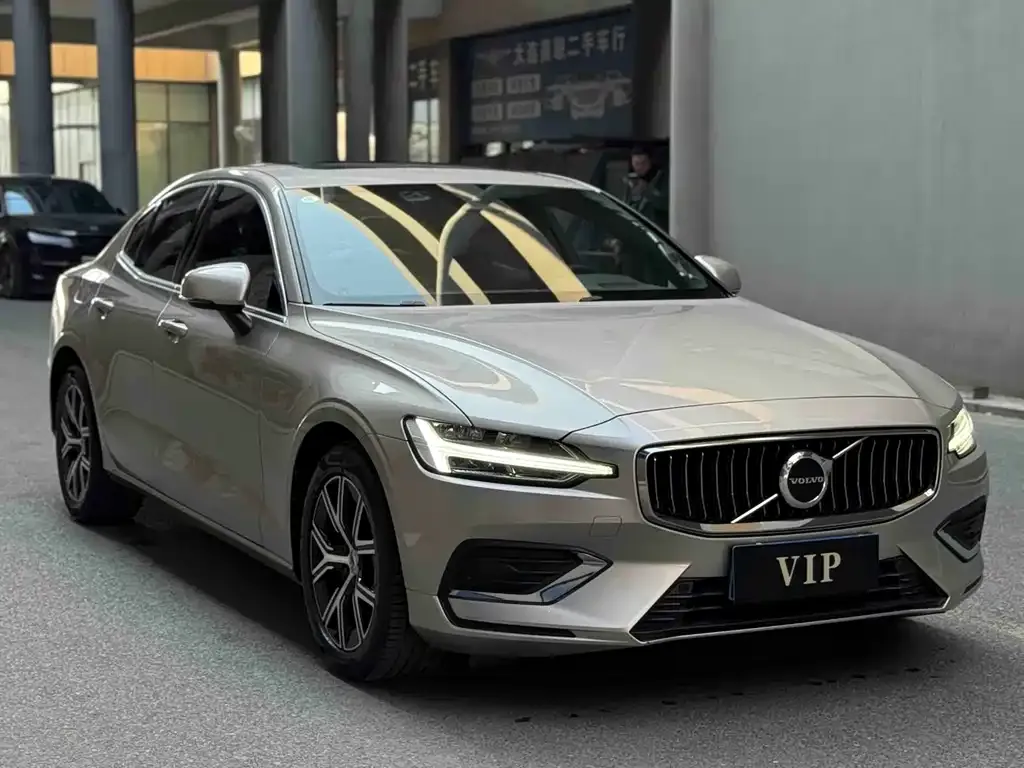 Volvo S60 2023 из CN, фото 7