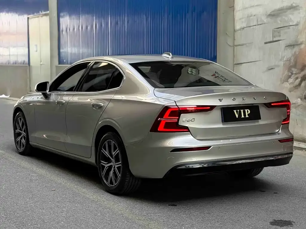 Volvo S60 2023 из CN, фото 10