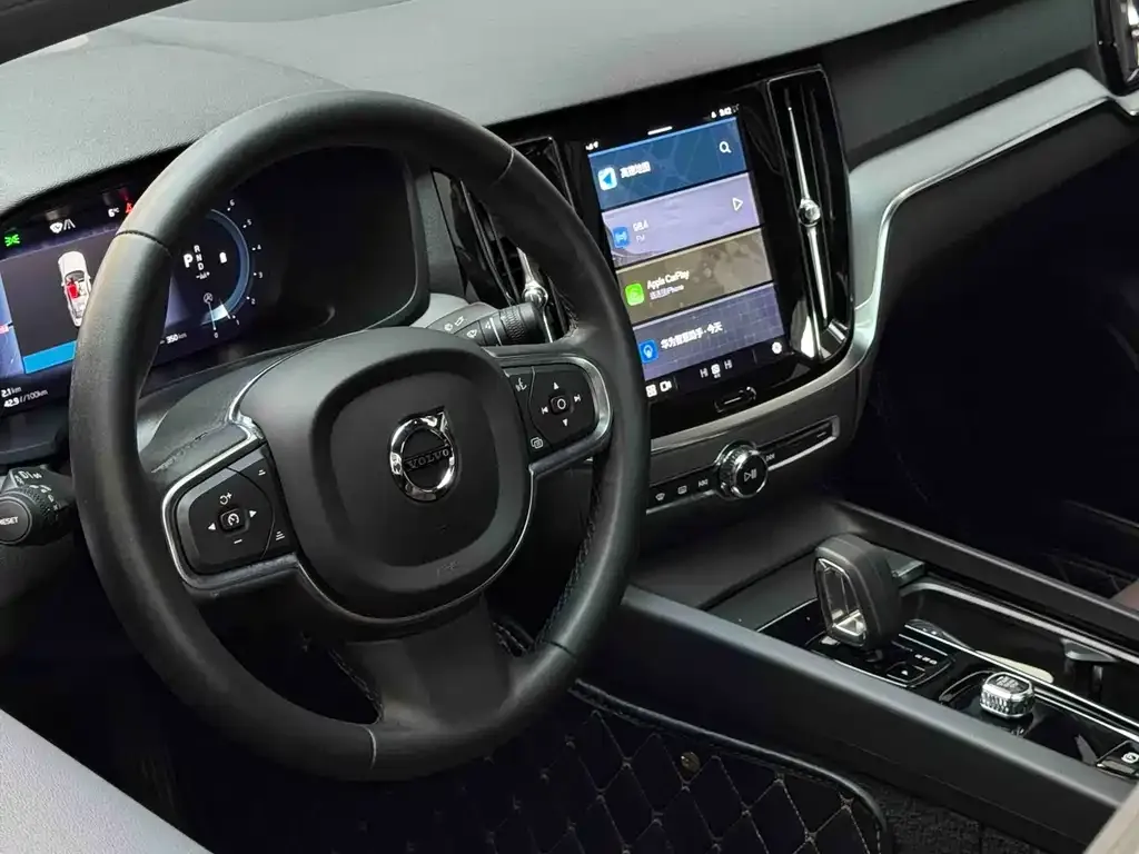 Volvo S60 2023 из CN, фото 4