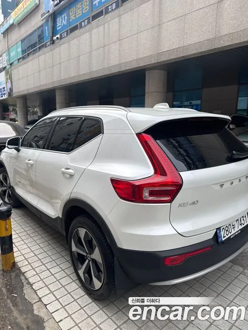 Volvo XC40 — фото 4