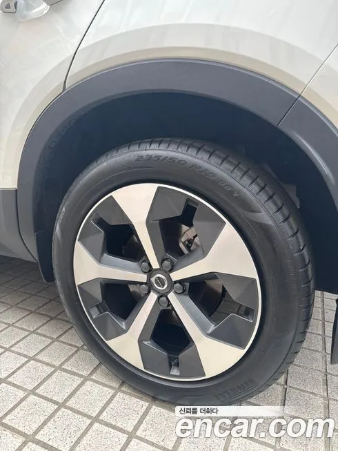 Volvo XC40 — фото 2