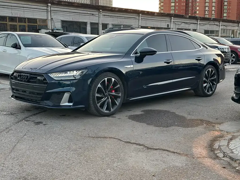 Audi A7L 2022 из CN, фото 1